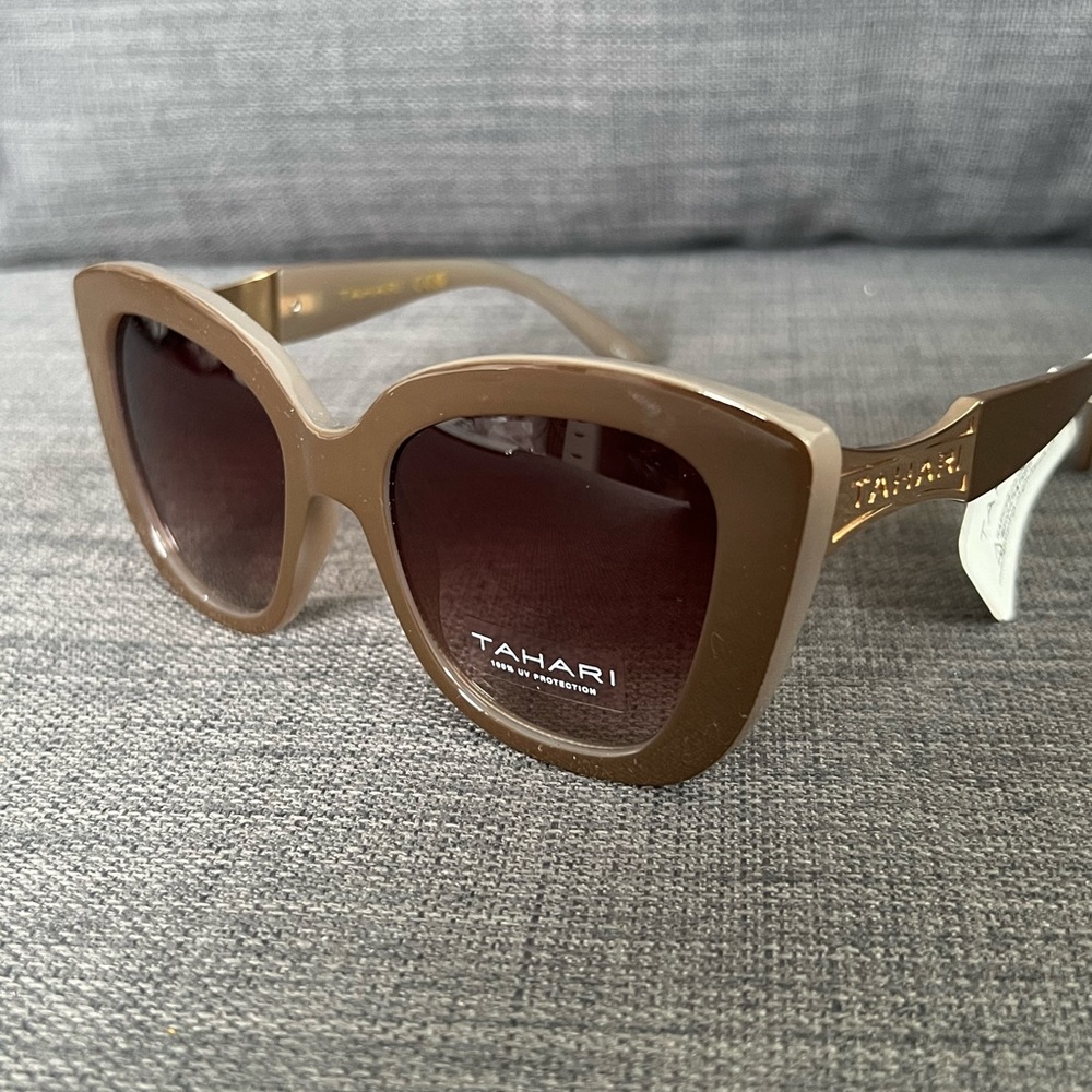 NWT TAHARI OVERSIZED TORTOISE SUNGLASSES EYEWEAR